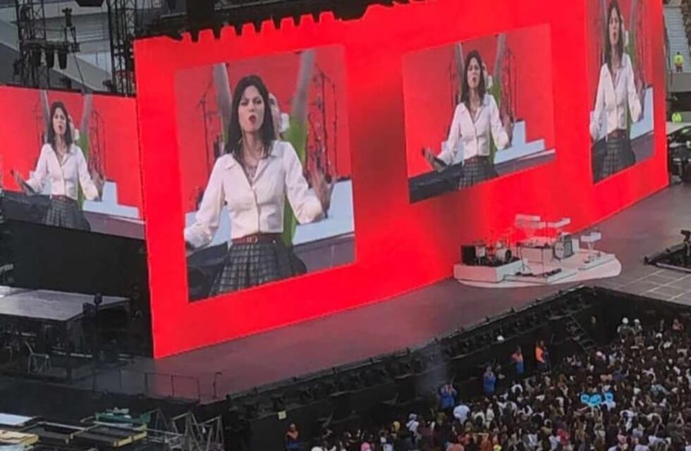 Orgullo puntaltense: Blair se presentó en la previa del primer recital de Taylor Swift