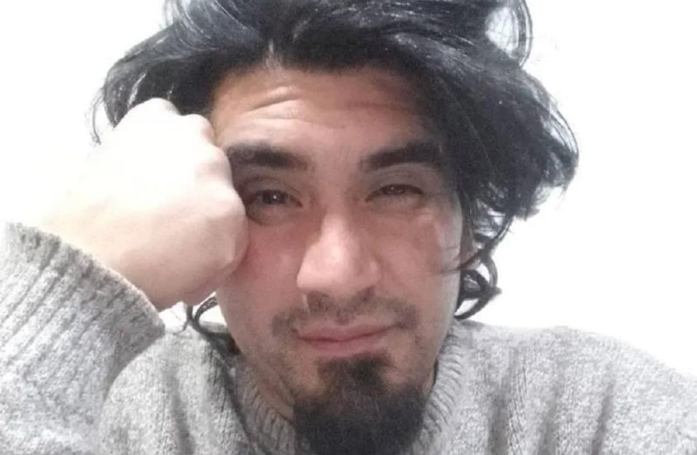 Mochilero neuquino fue asesinado en Bolivia: “Lo dejaron tirado, murió en la vereda del hospital”, denunció su mamá