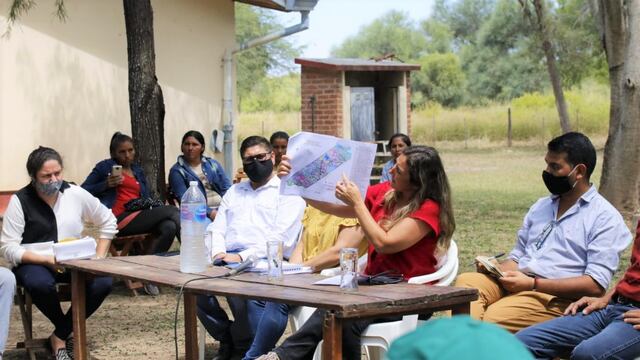 Soneira indicó que se trabaja en otros puntos de las provincias para ampliar el alcance de los bancos de tierra.