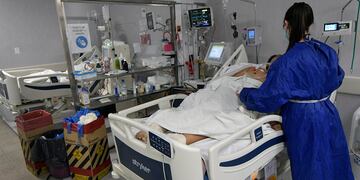 El Ministerio de Salud informó que hasta la fecha en Mendoza se han registrado 164.725 casos positivos confirmados Covid-19. Orlando Pelichotti/Los Andes