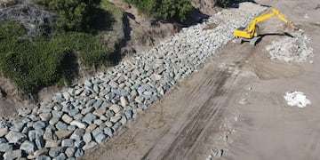 Rodrigo Aristimuño aseguró que la obra de defensa costera de Pehuen Co marcha a muy buen ritmo.