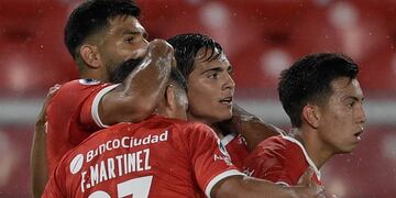Independiente celebra su victoria contra Fénix de Uruguay. (Foto de Juan Mabromata / POOL / AFP)