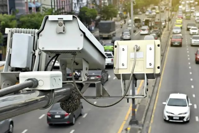 Atención conductores: dónde están las cámaras de fotomultas en las rutas a la Costa Atlántica este verano 2026.