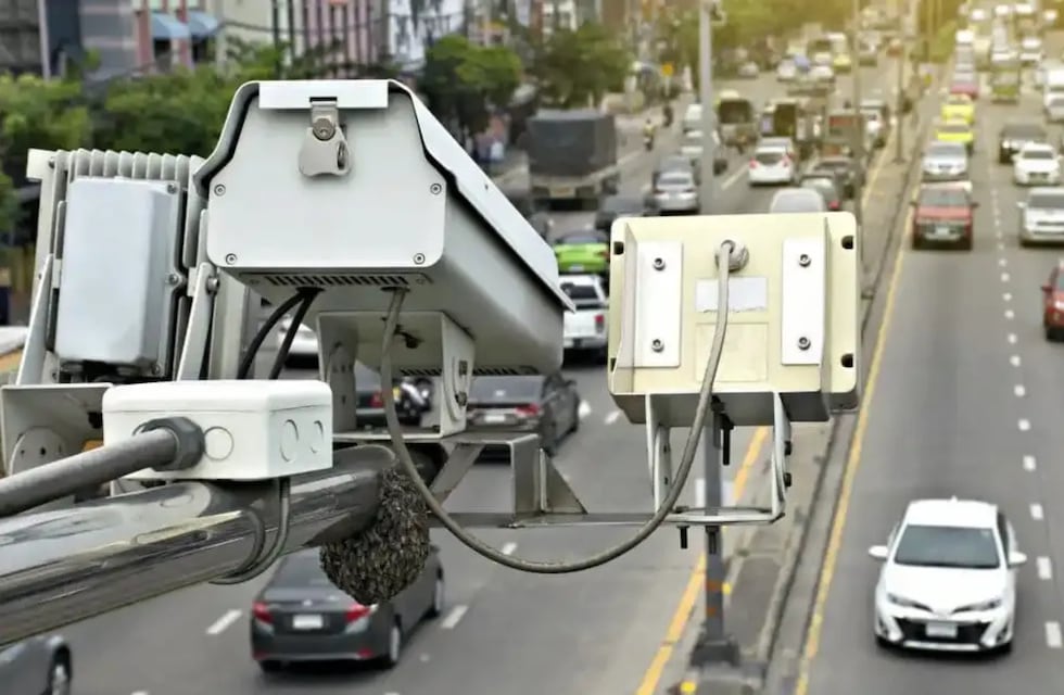 Atención conductores: dónde están las cámaras de fotomultas en las rutas a la Costa Atlántica este verano 2026