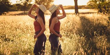 La increíble historia de unas gemelas que vivieron toda su vida con las identidades invertidas