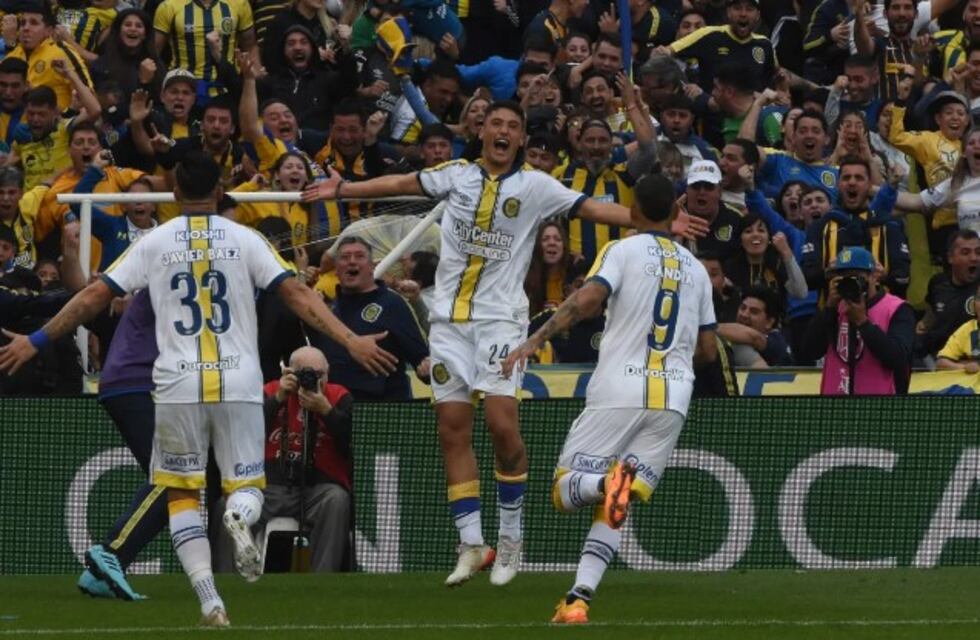 Después de la victoria del clásico, los hinchas de Central salieron a festejar por toda la ciudad: cantos y gritos desde Arroyito al Monumental