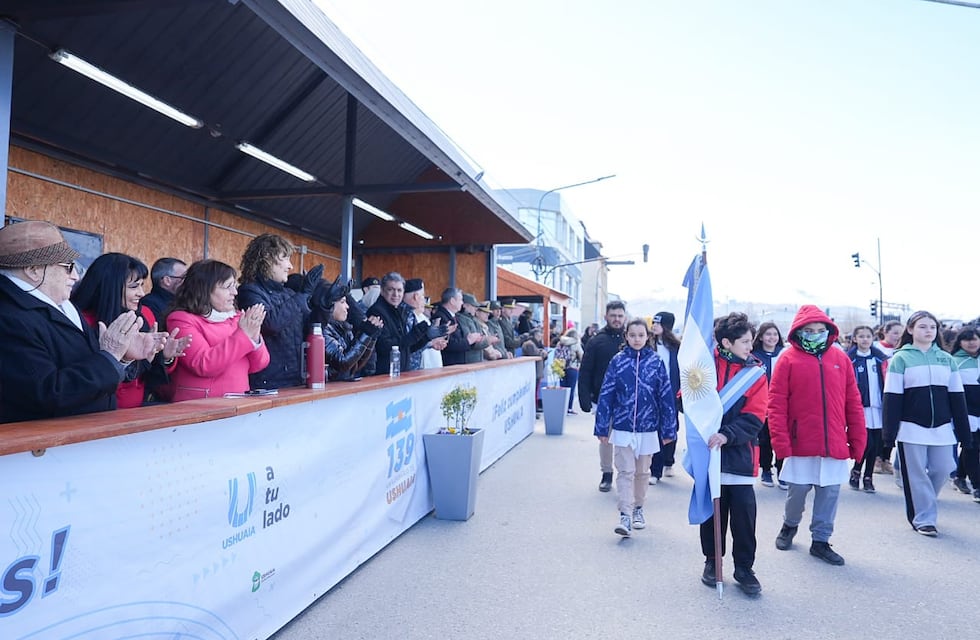 Autoridades de Tierra del Fuego participaron del 139° aniversario de Ushuaia y Prefectura