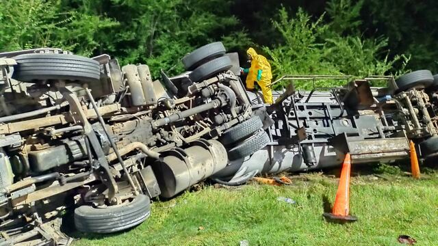 Las imágenes del camión que volcó en la provincia de Córdoba.
