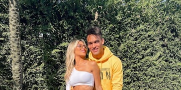 Agustina Gandolfo y Lautaro Martínez hicieron jueguitos con la pelota.