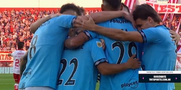 En llamas... "Uvita" Fernández volvió a acertar y Belgrano empezó ganando en Santa Fe (Captura).