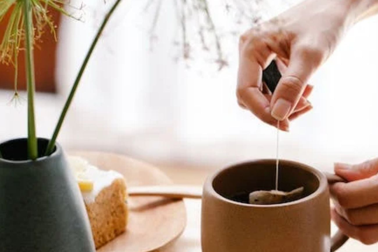 Mezclar vinagre con té usado ayuda a eliminar olores y es una alternativa ecológica a los productos industriales.