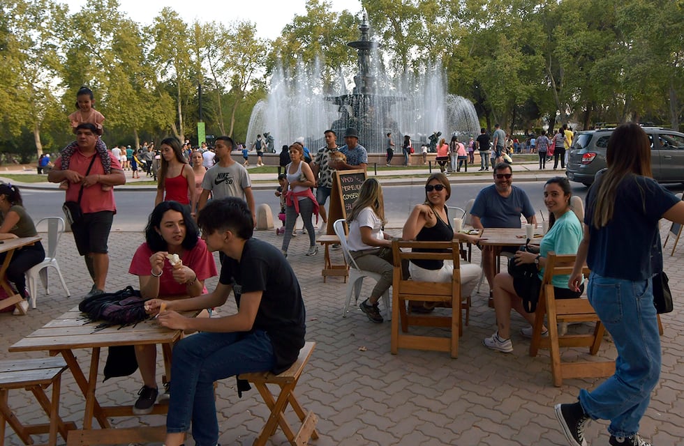 Pronóstico del tiempo en Mendoza: una jornada calurosa y tormentas para esta noche