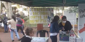 Jornada de vacunación en la plaza Sarmiento de Eldorado.