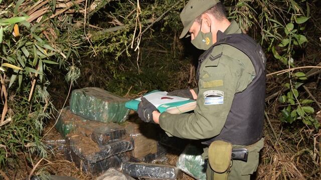 Incautan más de dos toneladas de marihuana en Puerto Esperanza.