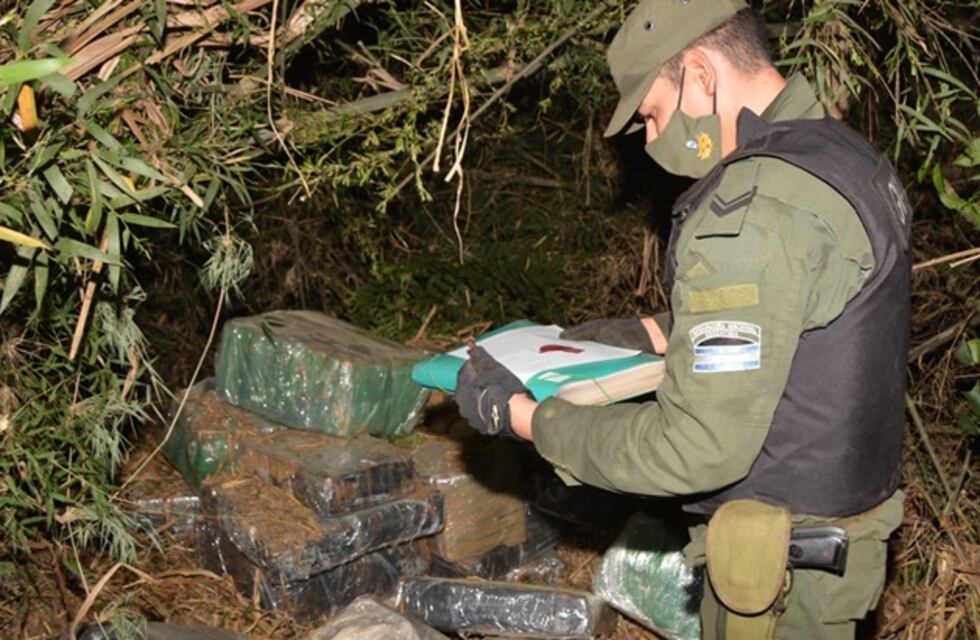 Incautan más de dos toneladas de marihuana en Puerto Esperanza
