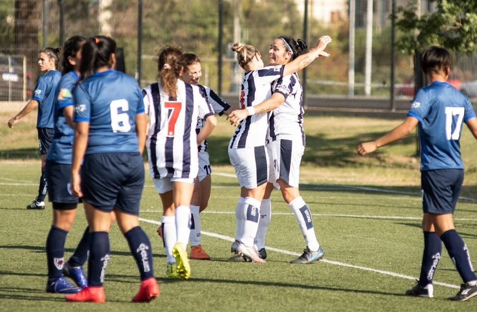 Con media docena de goles, el femenino de Talleres apabulló a Sportivo Barracas