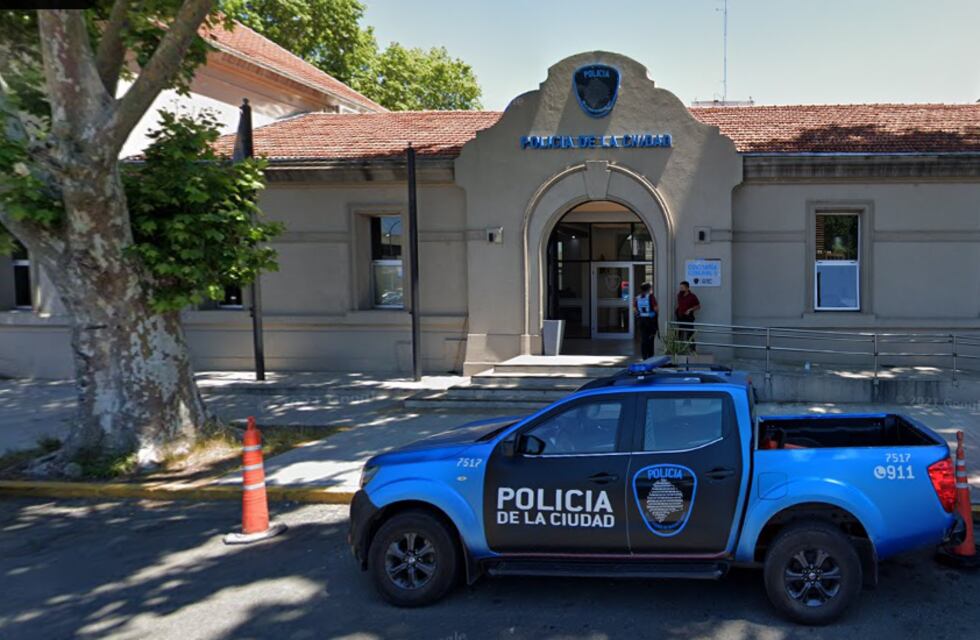 Un turista francés se descompensó en una comisaría y falleció: había ido a denunciar un robo