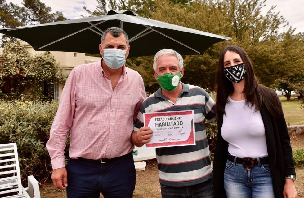 Villa Giardino entregó certificados de habilitación para hoteles y complejos que aplican los protocolos Covid-19