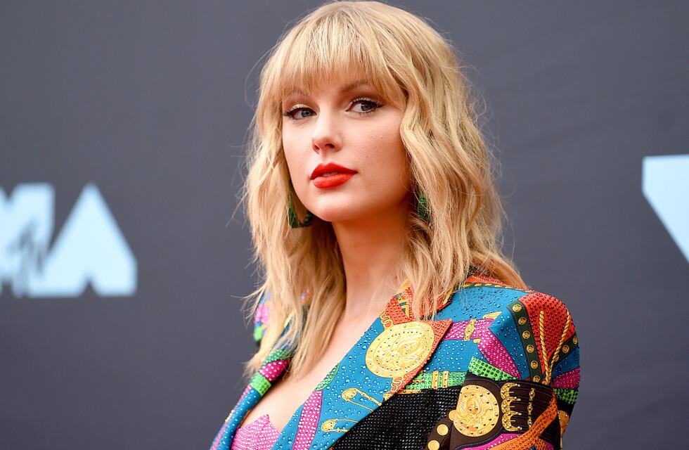 ¡El destape de Taylor Swift! La cantante paseó en bikini y causó furor entre sus seguidores