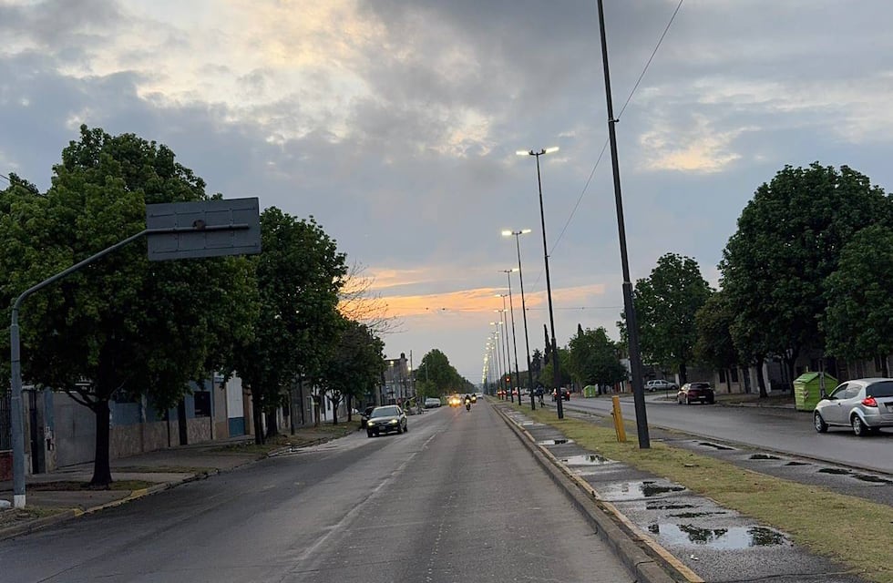 El tiempo en Rosario: chaparrones y tormentas merodean en un martes pesado