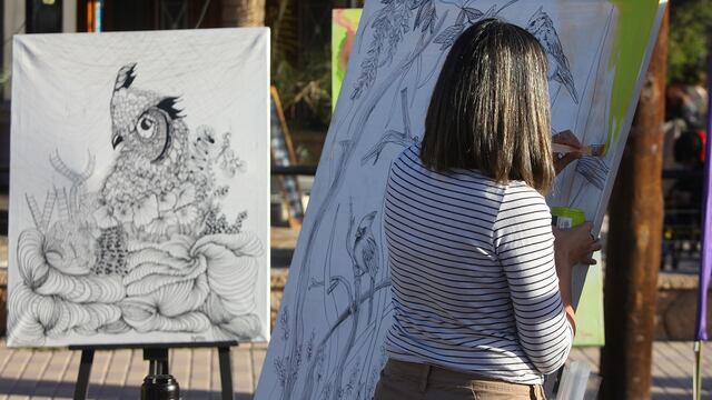 Estas cuatro personas viajaron más de mil kilómetros para mostrar su arte a los mendocinos.