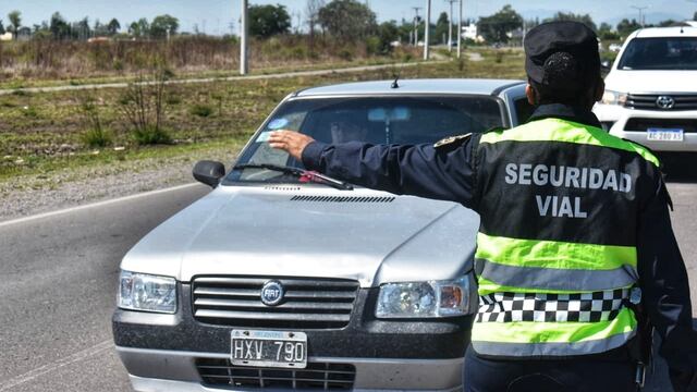 Durante el fin de semana largo la Policía de Salta controló cerca de 27.700 vehículos y labró 3777 multas por distintas infracciones.