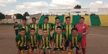 Huracán de barrio La France descendió y jugará la temporada 2023 en la Primera B.