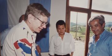 James Richard Cheek
Ex embajador de Estados Unidos en Argentina
y Ramón "Palito" Ortega.