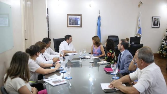 Reunion entre los Ministros, de Salud Luis Medina ruiz y de Educacion , Susana Montaldo