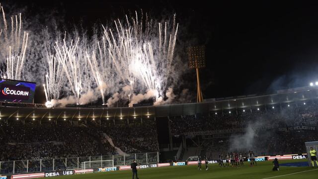 El tremendo recibimiento de Talleres para jugar ante River. (Facundo Luque / La Voz).