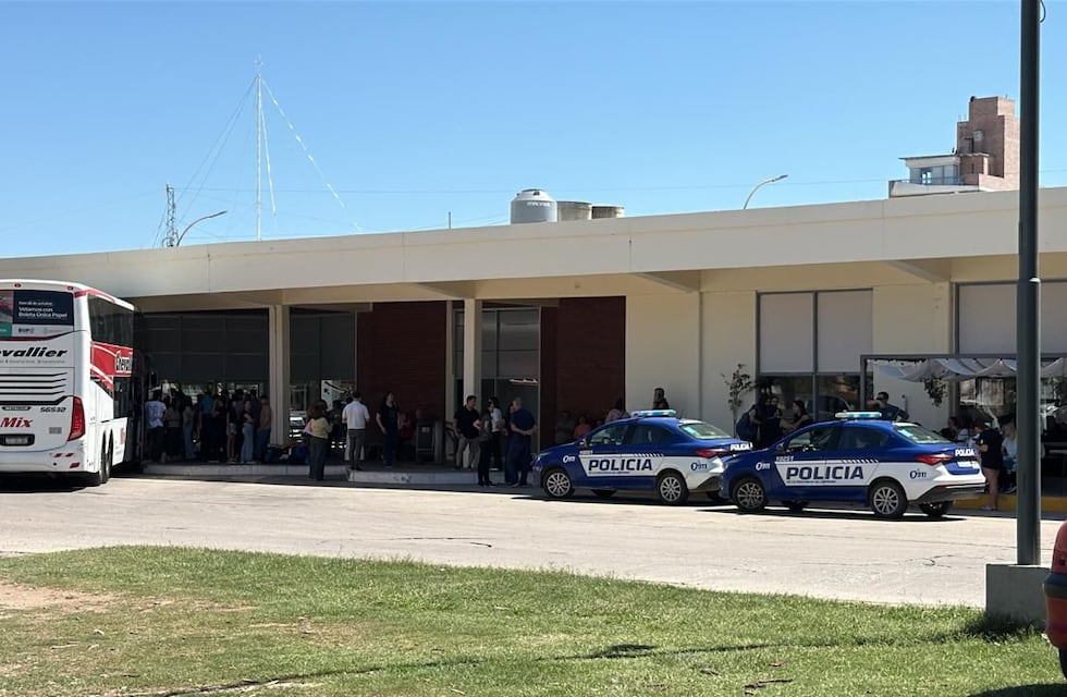 Escándalo en Córdoba: 4 choferes de un viaje de egresados dieron positivo en alcoholemia