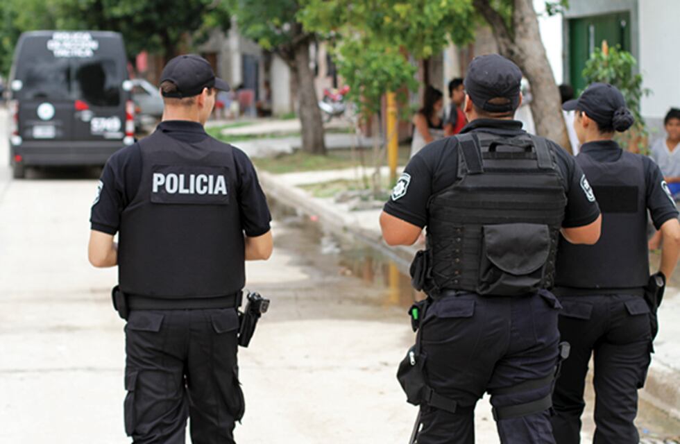 Detienen en Rosario a dos policías por robarle a ladrones