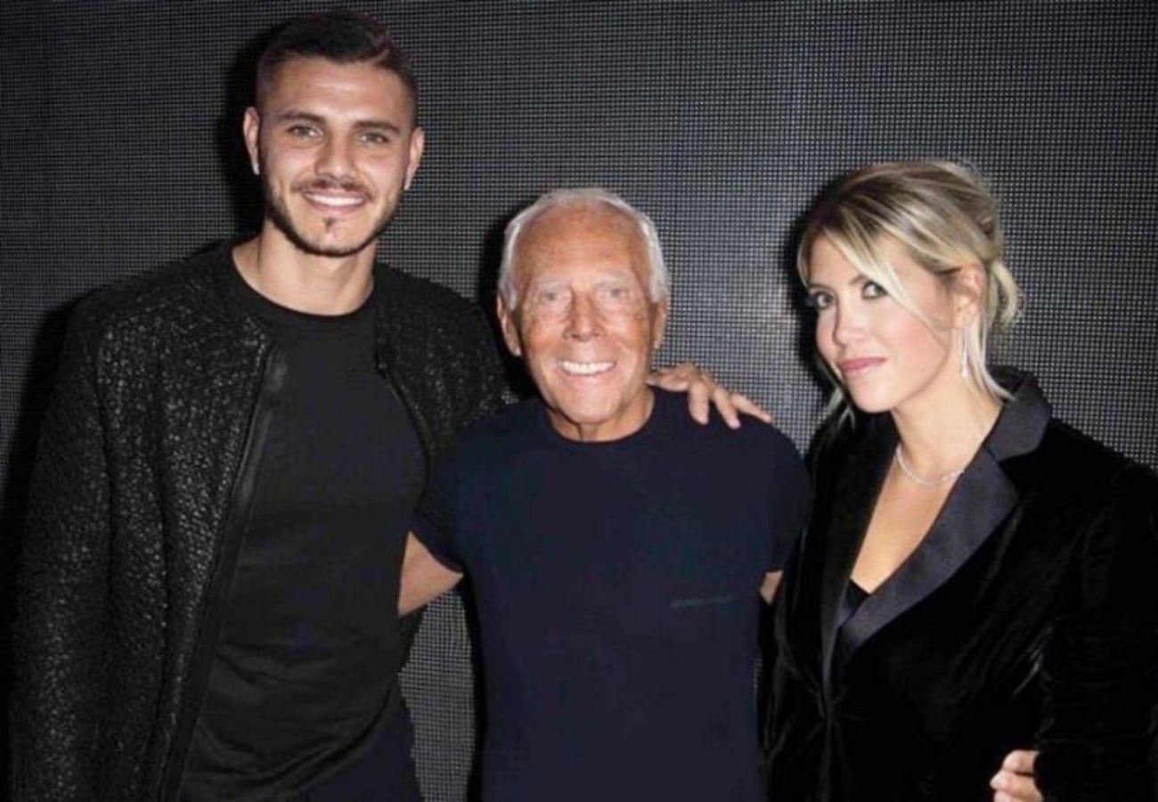 Mauro Icardi y Wanda Nara junto a Giorgio Armani.