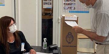PASO 2021 en Misiones: Ricardo Wellbach, diputado nacional emitió su voto y adelantó “hoy va a ser un gran acto electoral”