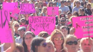 FEMICIDIOS EN CÓRDOBA. Marcha por el crimen de Andrea Castana. (La Voz)