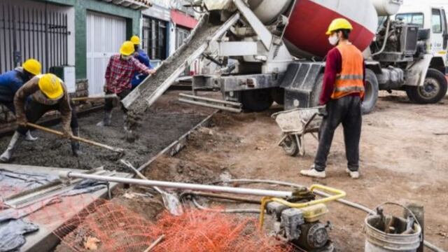 La Municipalidad avanza con los trabajos de renovación de calles y veredas del distrito de Rodeo de la Cruz. Gentileza MG