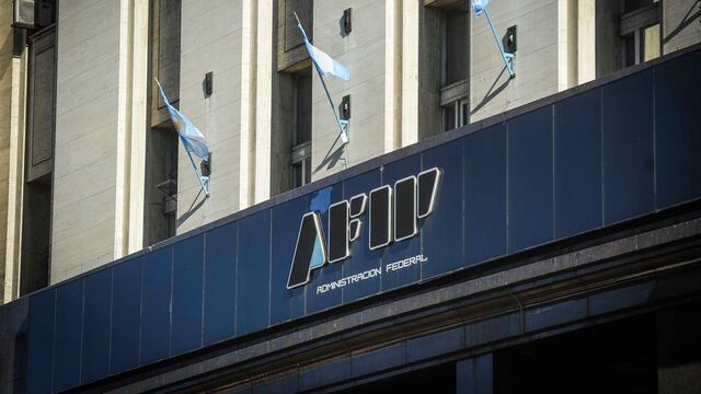 Aquellos que no hayan ejercido cargos jerárquicos estarán exentos del gravamen. Foto: Vía País/Federico López Claro.