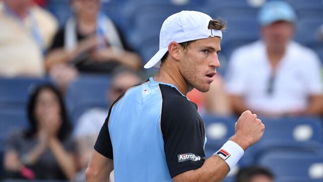 El argentino Schwartzman celebra un punto durante su partido de tercera ronda de individuales masculinos del US Open contra Alex Molcan (Foto: ANGELA WEISS / AFP)