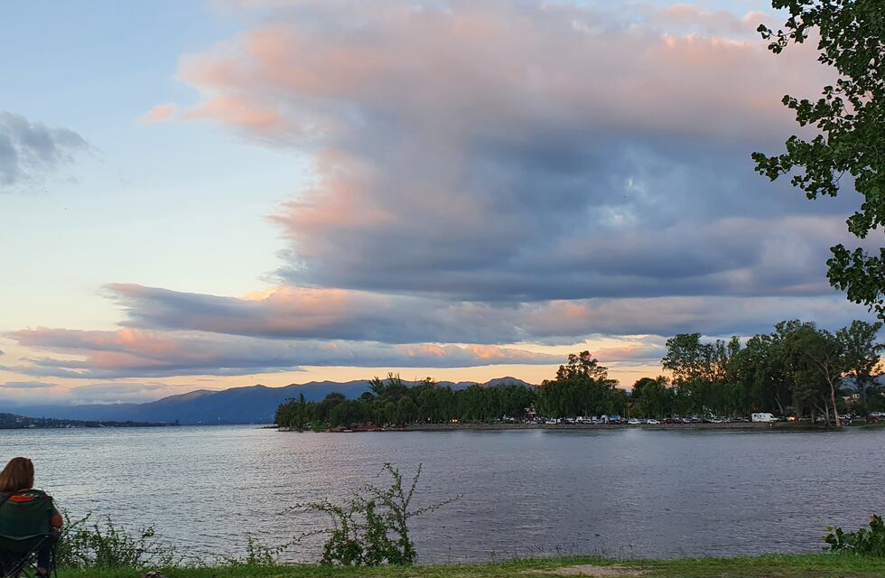 Anticipan una jornada en Carlos Paz con nubosidad en ascenso aunque libre de lluvias