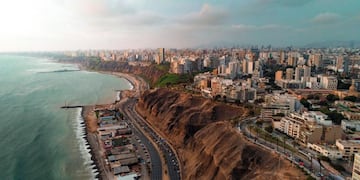 La imponente ciudad de Lima, Perú. Foto: Nizam Ergil Canva Pro