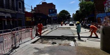 Demorada. La obra sobre la avenida Castro Barros. (Pedro Castillo / Archivo)