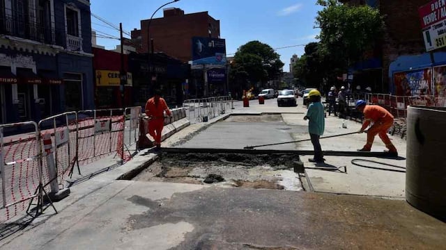 Demorada. La obra sobre la avenida Castro Barros. (Pedro Castillo / Archivo)