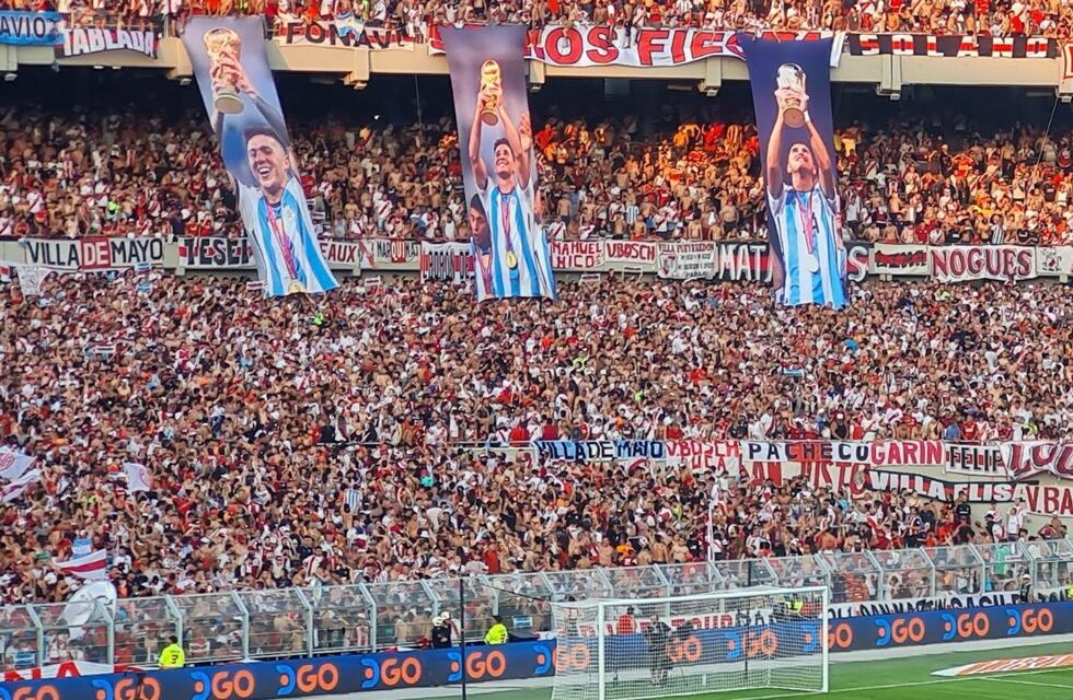 Passarella volvió a River para ser homenajeado junto a otros campeones del mundo