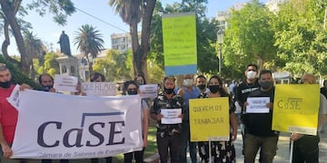 Los trabajadores piden volver a la actividad
