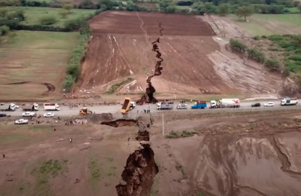 Aseguran que un continente se está partiendo en dos por una grieta y se generarían divisiones en 10 países