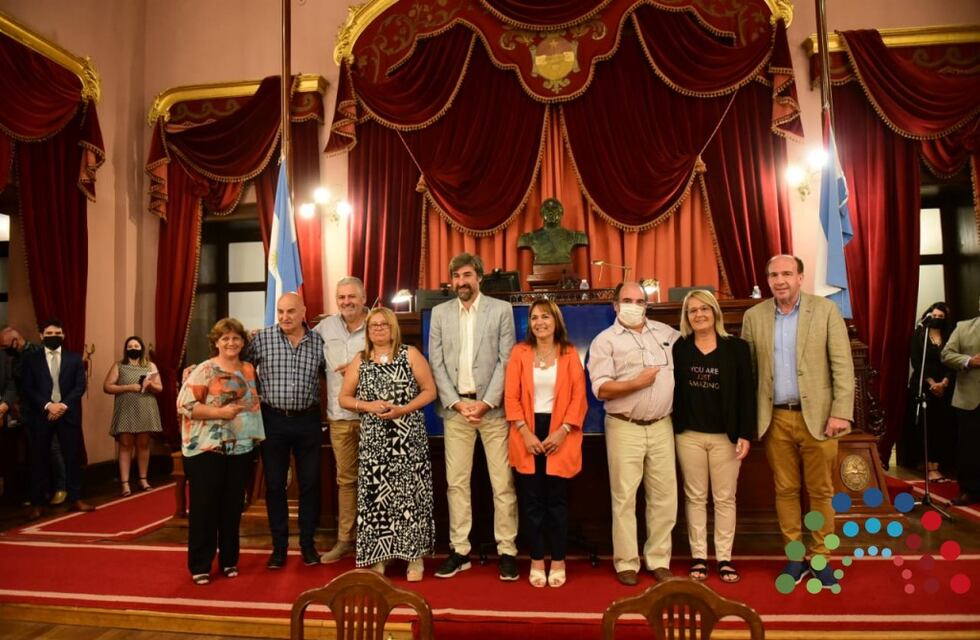 Diputados homenajeó a personal legislativo que se jubiló este año