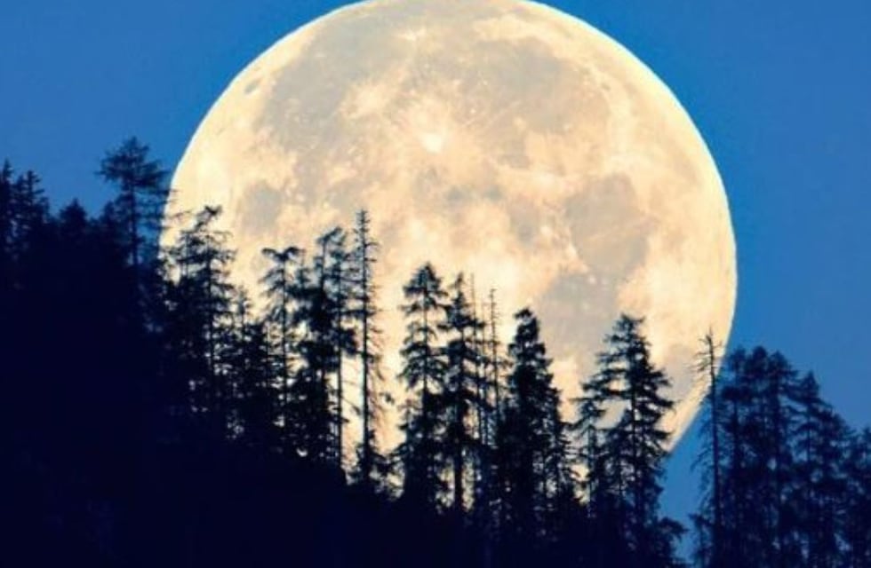 Luna llena en Acuario: cuando es, qué significa y cómo afecta a cada signo