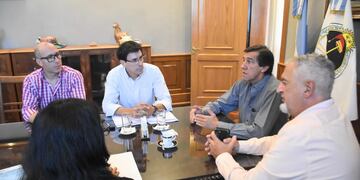 Importantes definiciones surgieron en la reunión del gobernador Carlos Sadir con sus ministros Federico Cardozo y Gustavo Bouhid y funcionarios de sus respectivas carteras.