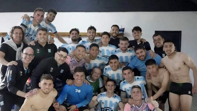 El vestuario de Racing, feliz. Se queda en la Primera Nacional y terminó con triunfo.
