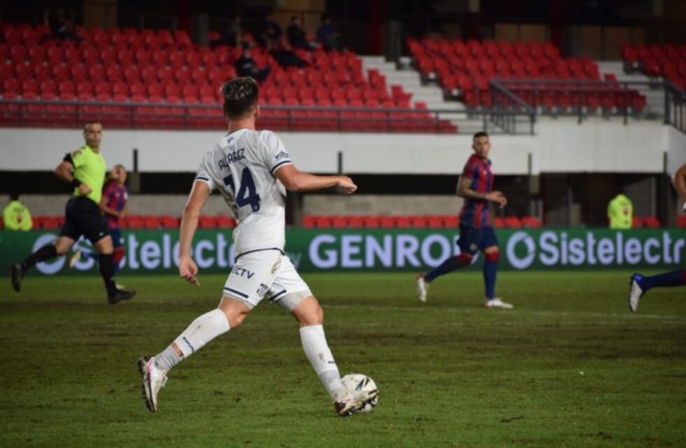 Francisco Álvarez, nuevo zaguero de Talleres: “Tenía ganas de volver a Primera, es un sueño”